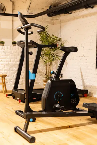Salle de sport avec matériel - La Villa Boileux - Coliving Lille Centre Salle de sport avec matériel - La Villa Boileux - Coliving Lille Centre